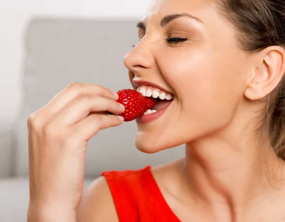 The Secret to Lasting Brightness: How Your Diet Influences Teeth Whitening Maintenance Reading